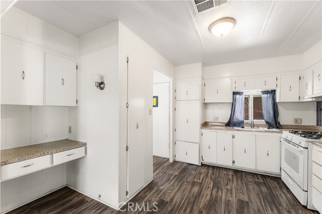 3 Bed Home for Sale in Rosamond, California