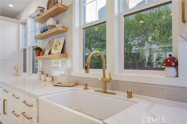 231 Knoll Ridge Road, Simi Valley CA: https://media.crmls.org/medias/23d8a54b-1ff8-40ff-ab61-05482a7c10bb.jpg