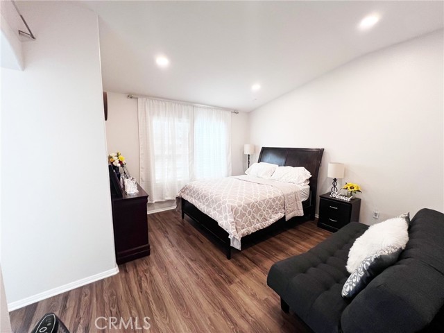 Detail Gallery Image 11 of 23 For 28303 Sycamore Dr, Saugus,  CA 91350 - 3 Beds | 2/1 Baths
