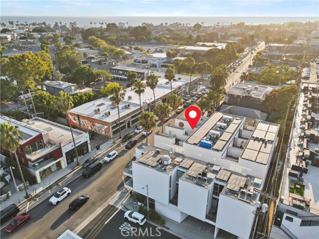 1121 Abbot Kinney Boulevard, Venice CA: https://media.crmls.org/medias/23d911c6-4db9-4a76-87d5-59f1f302a24d.jpg