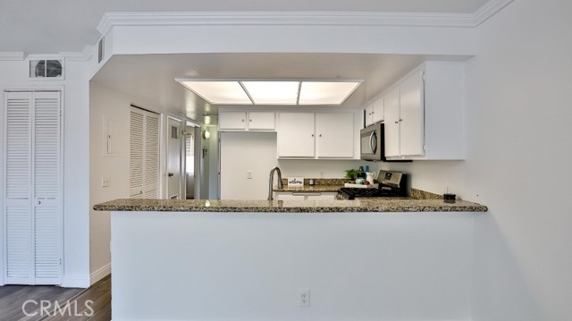 Detail Gallery Image 15 of 46 For 12591 Westminster Ave #210,  Garden Grove,  CA 92843 - 2 Beds | 2 Baths