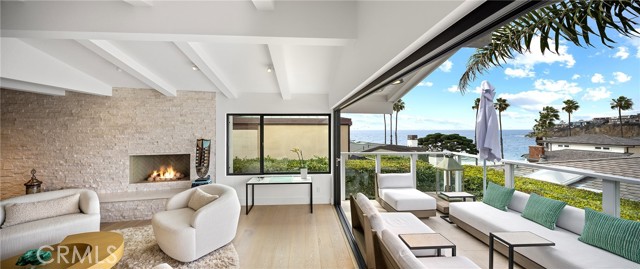 Detail Gallery Image 5 of 38 For 32 Emerald Bay, Laguna Beach,  CA 92651 - 3 Beds | 3/1 Baths