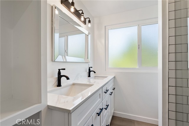 Detail Gallery Image 13 of 23 For 3205 Bayside, Corona Del Mar,  CA 92625 - 2 Beds | 1 Baths