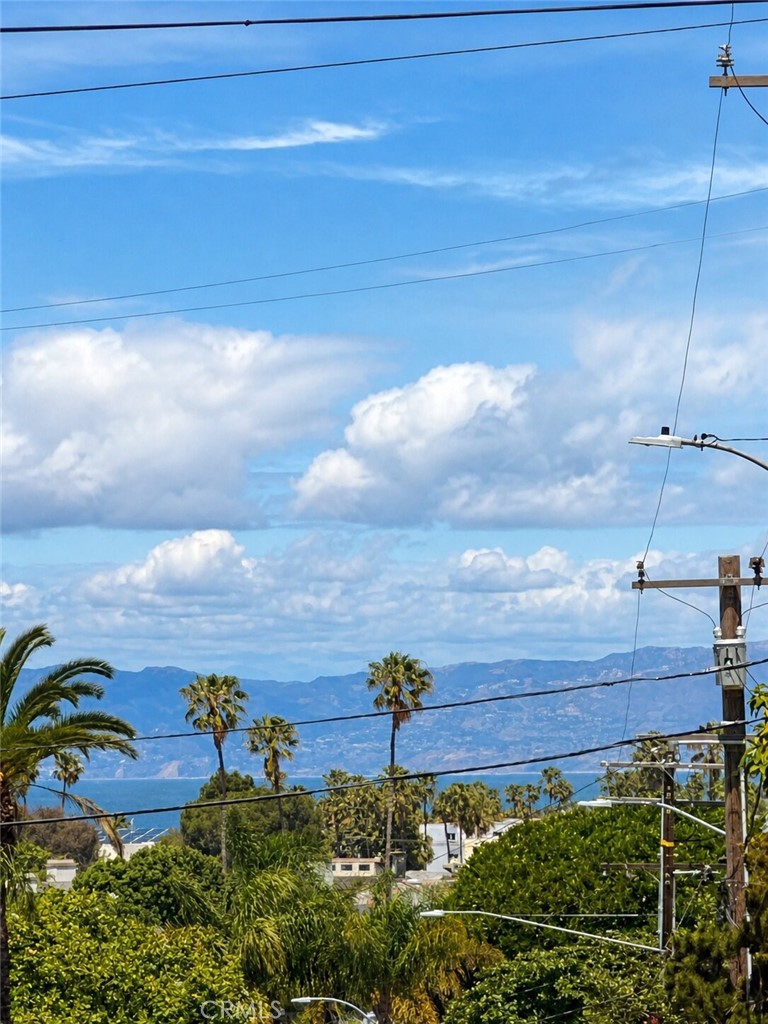 https://media.crmls.org/medias/23dbdfec-7edb-44e6-8bca-02050fee1026.jpg?preset=X-Large