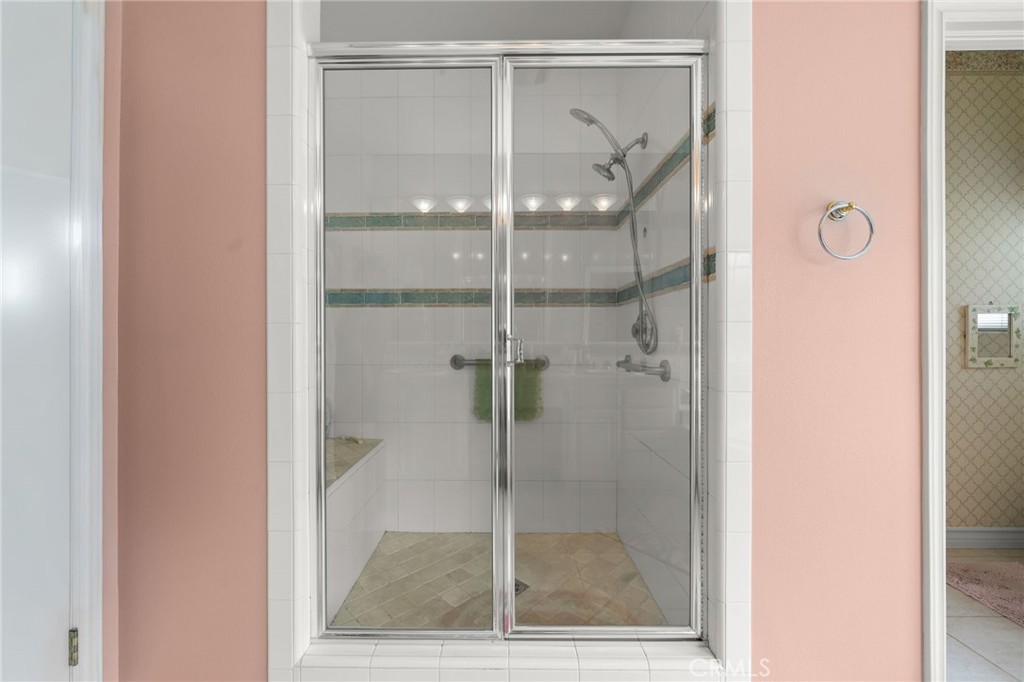 https://media.crmls.org/medias/23dce594-fcb1-49d7-9c14-29b4d74b72a9.jpg?preset=X-Large