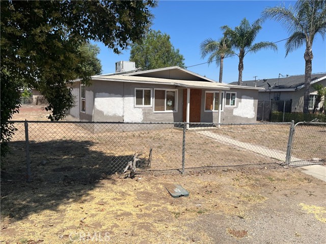 10976 Bushnell Avenue, Riverside CA: https://media.crmls.org/medias/23dcf88c-cf91-46ea-99b5-5c834b010f73.jpg