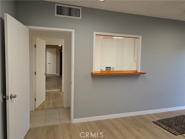 Detail Gallery Image 6 of 11 For 4701 W El Segundo, Hawthorne,  CA 90250 - – Beds | – Baths