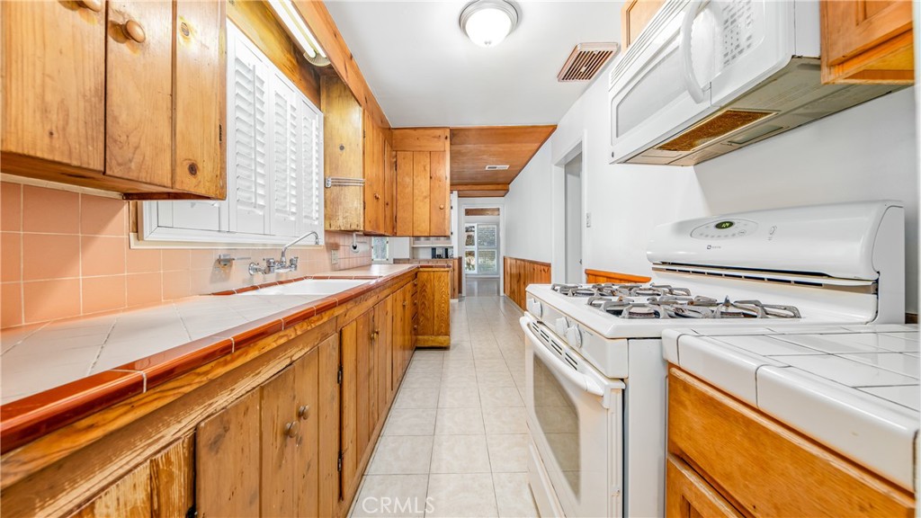 4432 Laurelgrove AvenueStudio City img 3