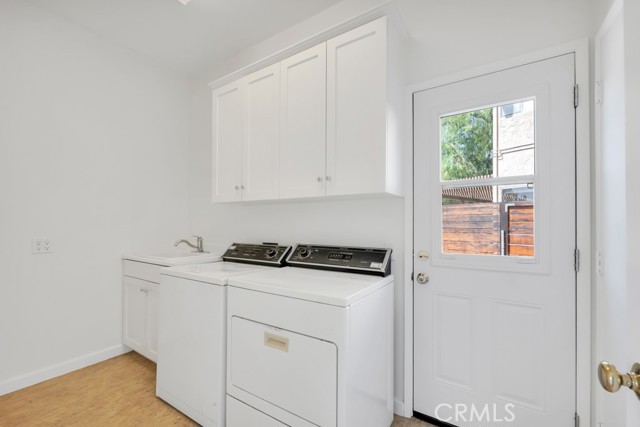 Detail Gallery Image 12 of 34 For 22210 Miston Dr, Woodland Hills,  CA 91364 - 4 Beds | 2/1 Baths