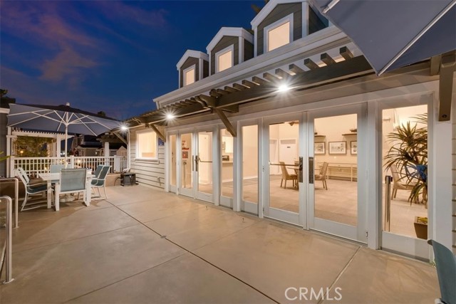 Detail Gallery Image 31 of 34 For 11 Bolivar St, Newport Beach,  CA 92663 - 2 Beds | 2 Baths