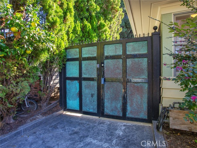 Detail Gallery Image 7 of 62 For 10404 Margate St, North Hollywood,  CA 91601 - 3 Beds | 2 Baths