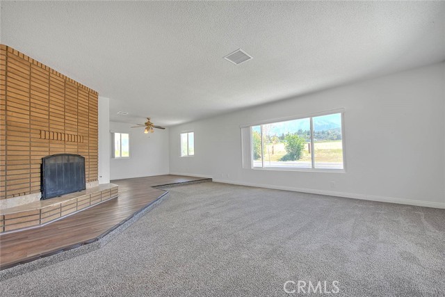 Detail Gallery Image 10 of 51 For 35694 Sierra Ln, Yucaipa,  CA 92399 - 3 Beds | 2 Baths