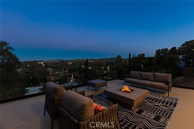 Detail Gallery Image 54 of 58 For 5134 Medina Rd, Woodland Hills,  CA 91364 - 5 Beds | 5/1 Baths