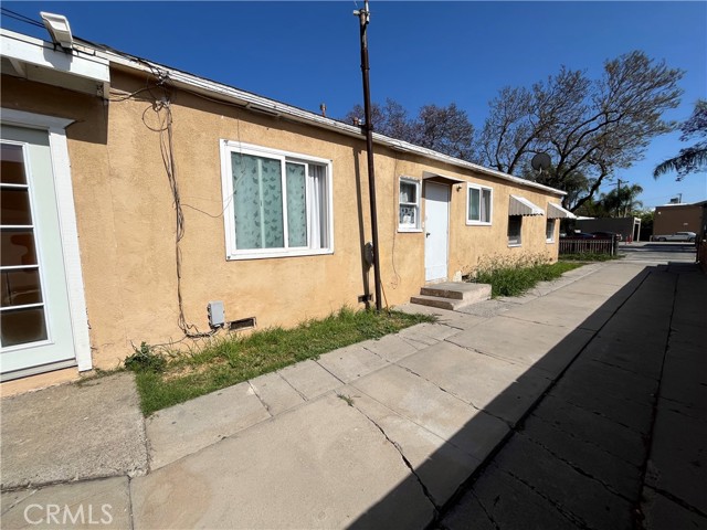 Detail Gallery Image 4 of 6 For 105 E Pomona St, Santa Ana,  CA 92707 - – Beds | – Baths