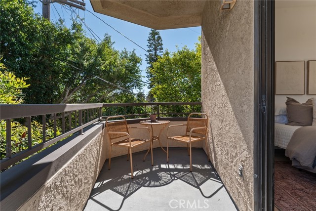 Detail Gallery Image 29 of 37 For 10820 Holman Ave #204,  Los Angeles,  CA 90024 - 2 Beds | 2 Baths