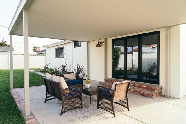 16502 Potter Circle, Huntington Beach CA: https://media.crmls.org/medias/23e1701c-451a-4e3a-8cf8-d0f6876d279e.jpg