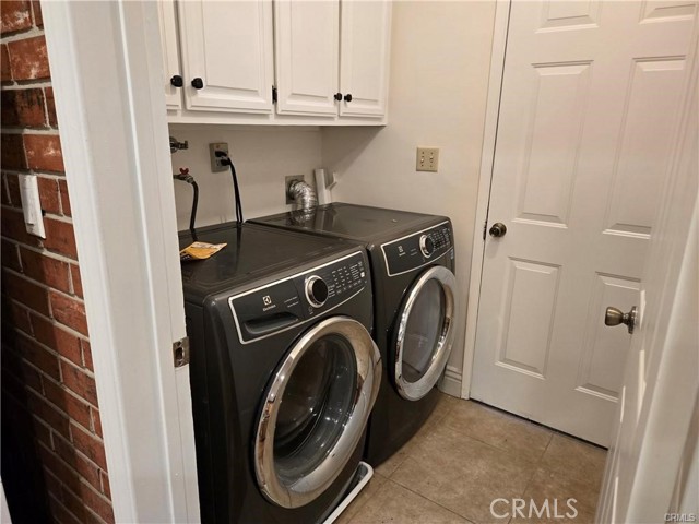 Detail Gallery Image 2 of 36 For 7053 Darnoch Way, West Hills,  CA 91307 - 3 Beds | 2 Baths