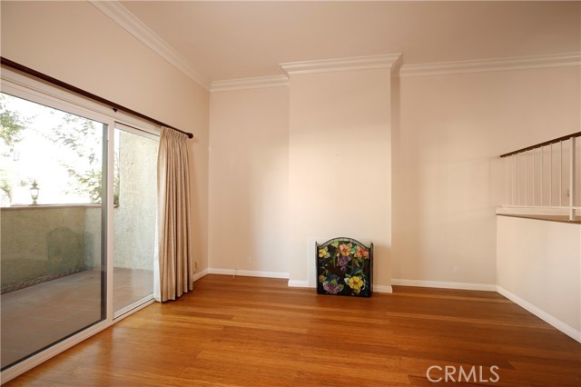 Detail Gallery Image 5 of 23 For 400 W Riverside Dr #2,  Burbank,  CA 91506 - 3 Beds | 2/1 Baths