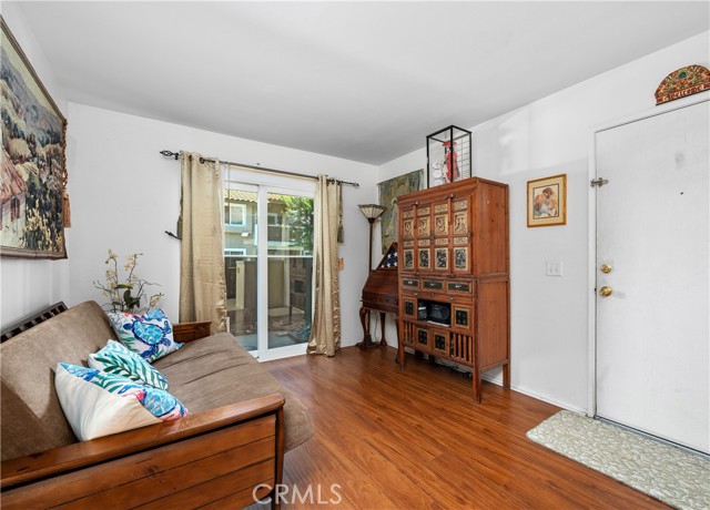 3639 Country Oaks Loop, Ontario CA: https://media.crmls.org/medias/23e3ee74-4ee7-4825-8f3d-39dbc9e426bf.jpg