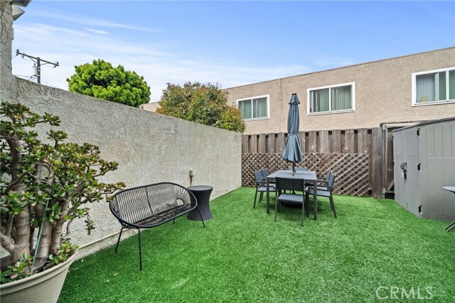 Detail Gallery Image 10 of 20 For 310 W Imperial Ave #4,  El Segundo,  CA 90245 - 2 Beds | 2/1 Baths