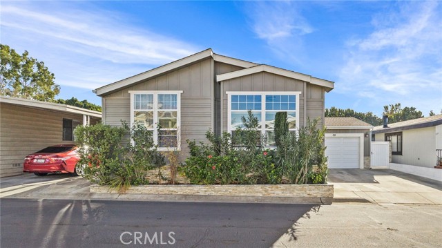 Detail Gallery Image 2 of 37 For 23301 Ridge Route Dr #32,  Laguna Hills,  CA 92653 - 3 Beds | 2 Baths