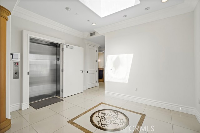 462 S Maple Drive, Beverly Hills CA: https://media.crmls.org/medias/23e4ea0a-5d54-4b12-93c2-7ff4044cda3d.jpg