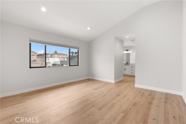 228 20th Street, Huntington Beach CA: https://media.crmls.org/medias/23e5f2c6-0edb-48cd-b1a7-ab45eb1a246b.jpg