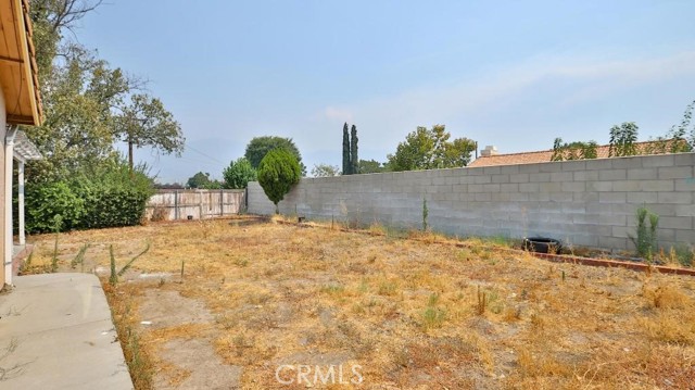 Detail Gallery Image 5 of 14 For 4623 San Benito St, San Bernardino,  CA 92407 - 4 Beds | 2 Baths