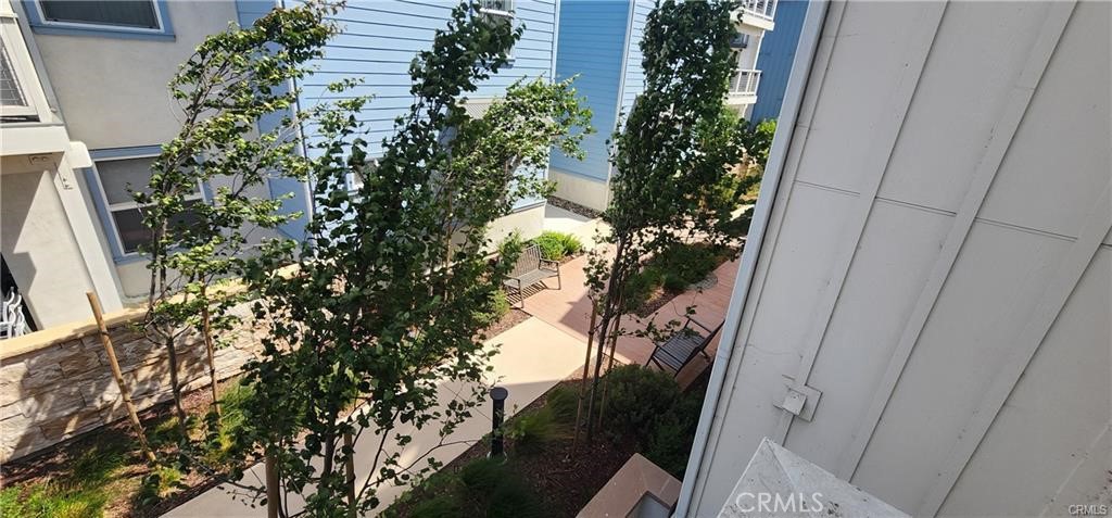 https://media.crmls.org/medias/23e6af59-e655-4789-99f4-8e0e2bdb3b54.jpg?preset=X-Large