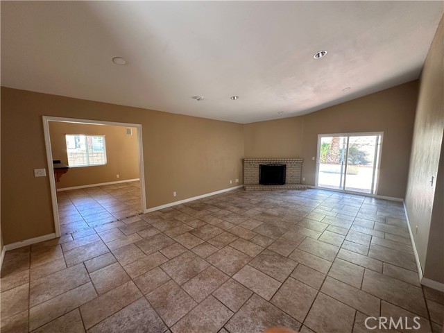 Detail Gallery Image 12 of 44 For 1299 Dogwood, Upland,  CA 91784 - 4 Beds | 2 Baths