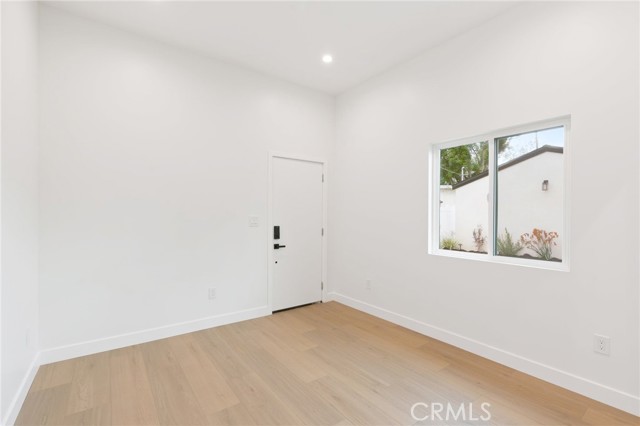 7538 Remmet Avenue, Canoga Park CA: https://media.crmls.org/medias/23e8a1b1-a842-43a7-80c6-ef34e8efcbc7.jpg