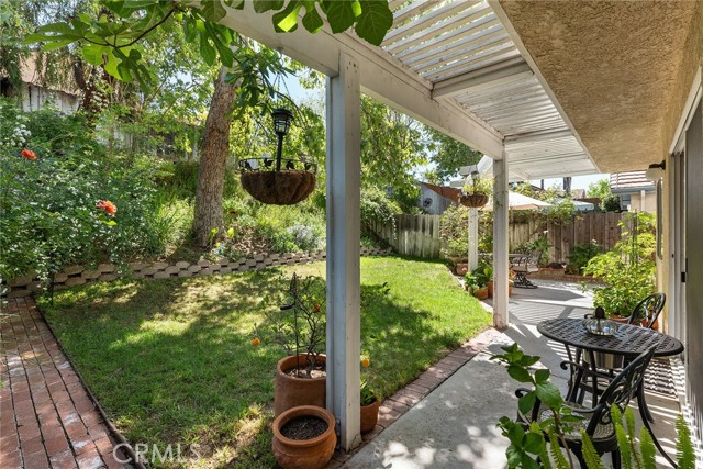 Detail Gallery Image 24 of 56 For 19852 Pandy Ct, Canyon Country,  CA 91351 - 3 Beds | 2/1 Baths