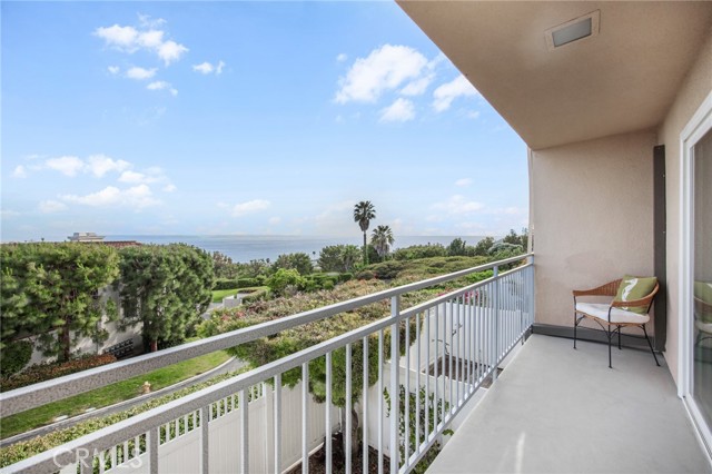 2235 W 25th Street, San Pedro CA: https://media.crmls.org/medias/23e9e2e4-dfcd-4892-b537-dcea659cbc28.jpg