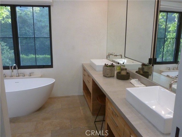 1094 Acanto Place photo 23
