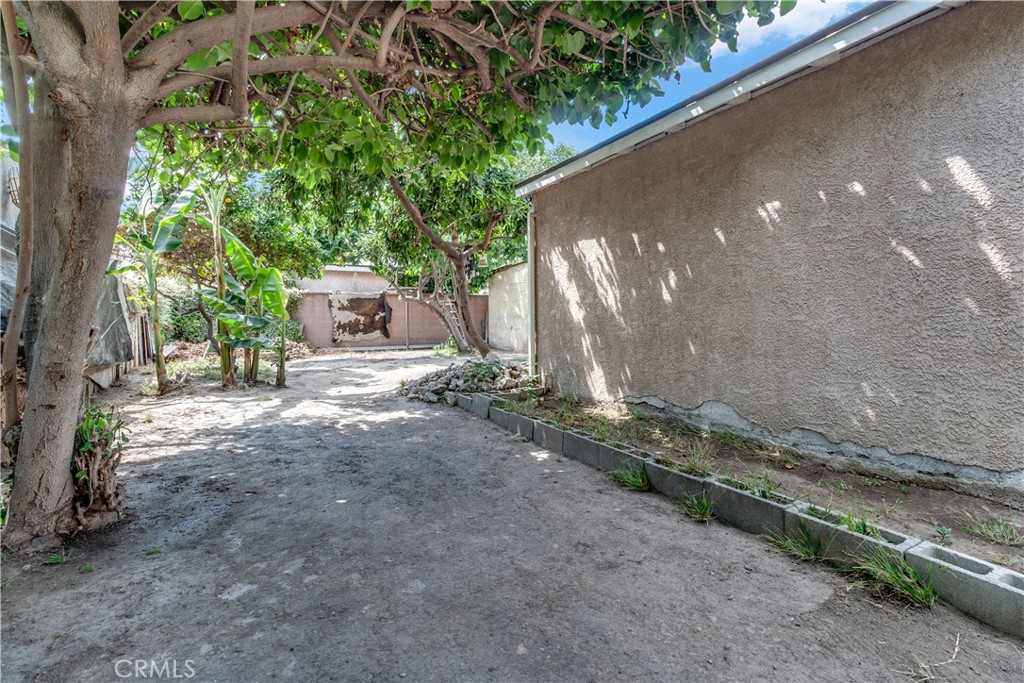 https://media.crmls.org/medias/23eb6917-9705-4309-9ca3-f5de46d611c4.jpg?preset=X-Large