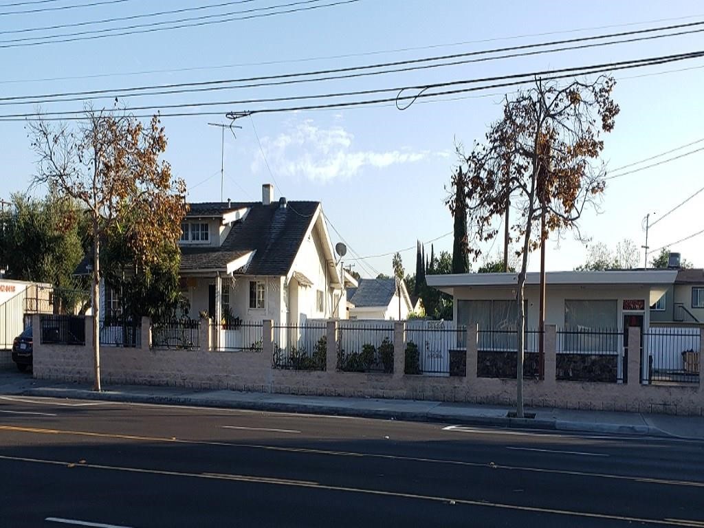 1614 W Edinger Avenue, Santa Ana, CA 92704