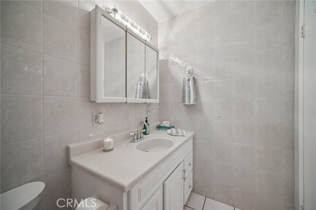 Detail Gallery Image 26 of 52 For 11461 Amigo Ave, Porter Ranch,  CA 91326 - 3 Beds | 2 Baths