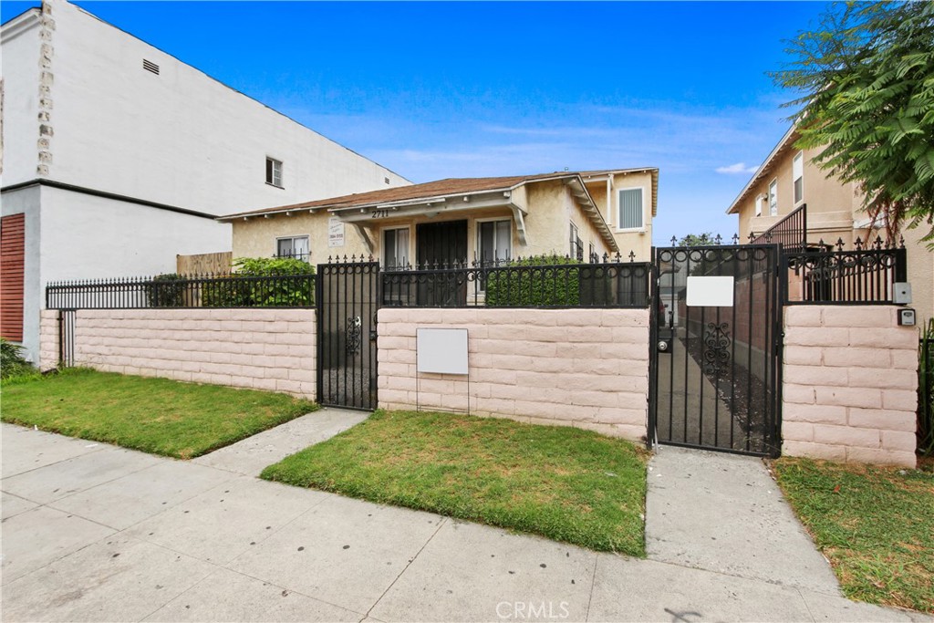 1/2 W Vernon Avenue