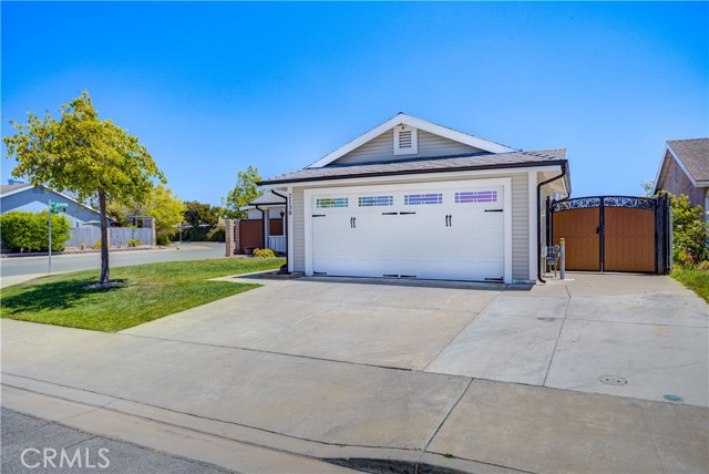 2130 Calle Mirasol, Santa Maria CA: https://media.crmls.org/medias/23ed23f5-92ec-4009-934a-2a3d6ee91ec6.jpg