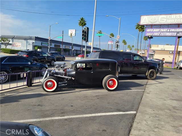 5747 Whittier, Los Angeles CA: https://media.crmls.org/medias/23ed759a-daf4-4f1d-a56a-1d16cfeb67b5.jpg