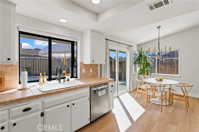 Detail Gallery Image 15 of 40 For 2116 Edam, Lancaster,  CA 93536 - 3 Beds | 2 Baths