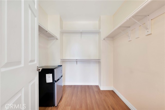 Detail Gallery Image 17 of 38 For 19017 Gault St #103,  Reseda,  CA 91335 - 3 Beds | 3 Baths