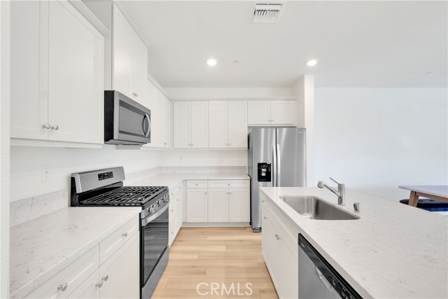 4009 E Coronado Privado, Ontario CA: https://media.crmls.org/medias/23f061ec-c18b-4369-8b0a-0db03b556443.jpg