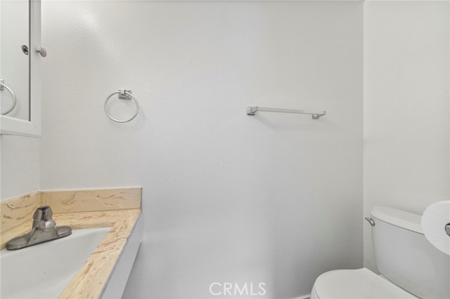 Detail Gallery Image 11 of 34 For 9831 Continental Dr., Huntington Beach,  CA 92646 - 2 Beds | 1/1 Baths