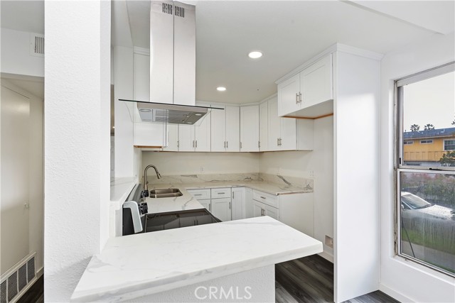 Detail Gallery Image 17 of 32 For 4065 Ursula Ave #2,  Los Angeles,  CA 90008 - 2 Beds | 2 Baths
