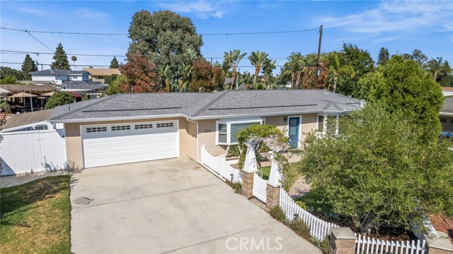 224 Pauline Place, Costa Mesa CA: https://media.crmls.org/medias/23f2cf4b-e095-4d69-81b5-ac322285b4ea.jpg