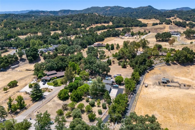 8830 San Gabriel Road, Atascadero CA: https://media.crmls.org/medias/23f35527-ecd1-4d48-abd8-ac88b306f247.jpg