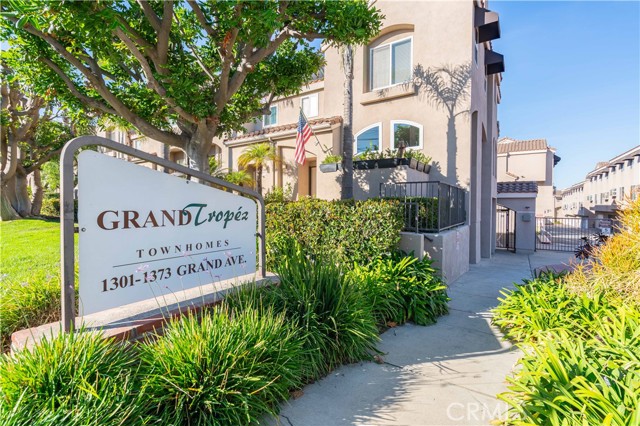 Detail Gallery Image 1 of 1 For 1325 E Grand Ave #C,  El Segundo,  CA 90245 - 3 Beds | 2/1 Baths