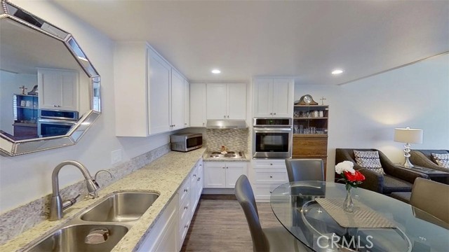 Detail Gallery Image 7 of 21 For 13721 Alderwood Lane #28 E M3,  Seal Beach,  CA 90740 - 1 Beds | 1 Baths