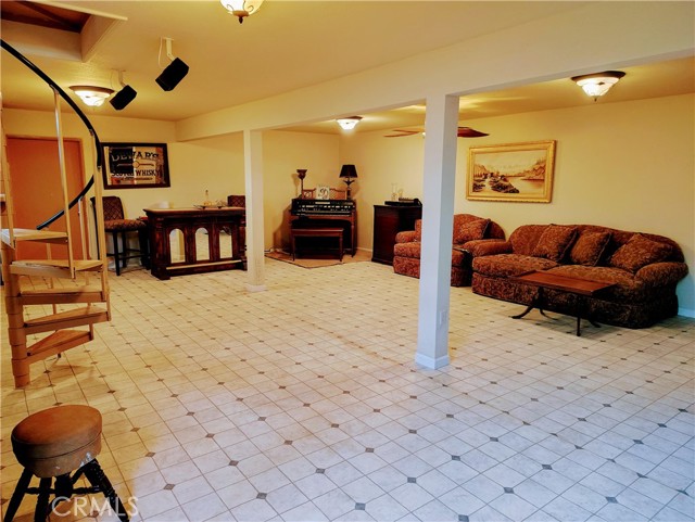 Detail Gallery Image 11 of 19 For 31420 Rabbit Springs Ln, Lucerne Valley,  CA 92356 - 5 Beds | 3 Baths